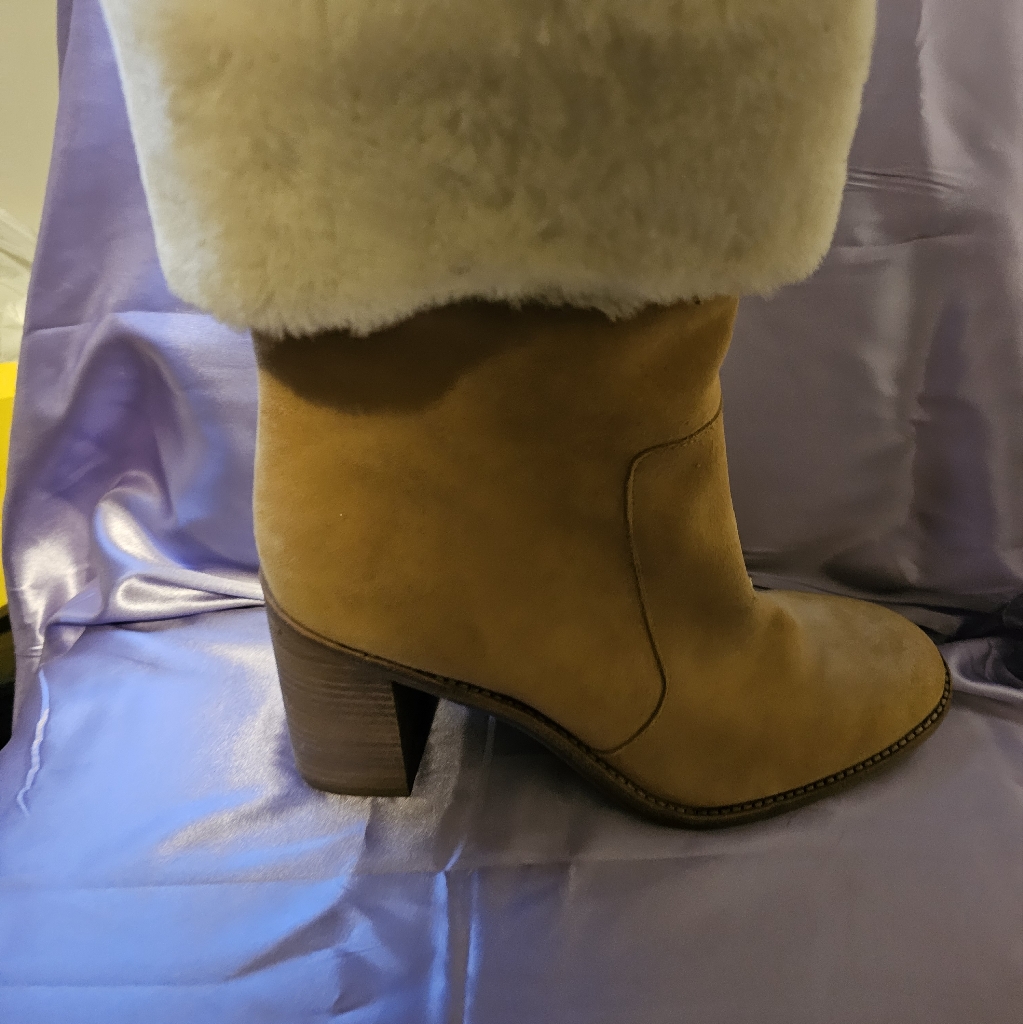Arturo Chiang Suede Boots With Fur . Size 11m